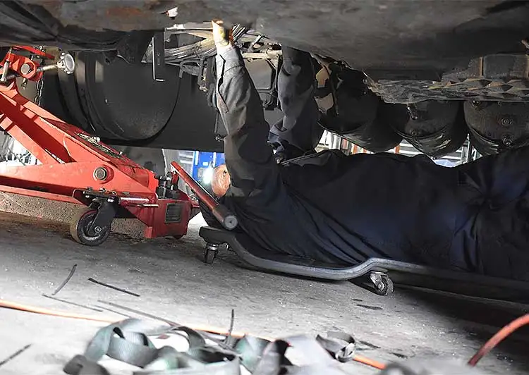 Truck service, truack and trailer repair, commercial and fleet service.